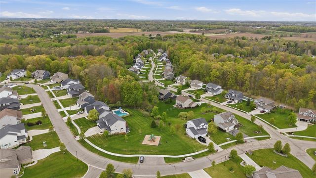 2798 W Morgan Trail, Rockford, MI 49341