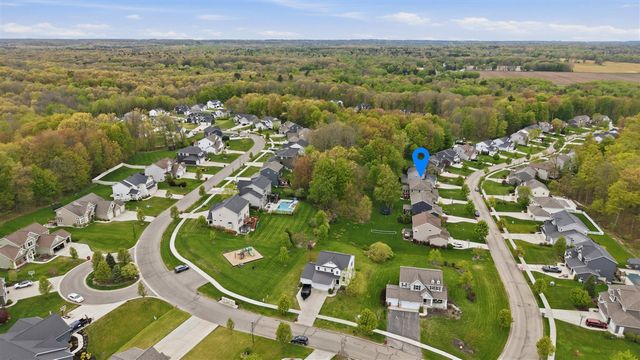 2798 W Morgan Trail, Rockford, MI 49341