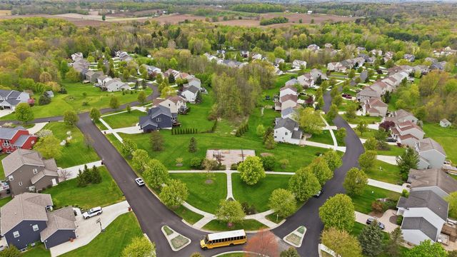 2798 W Morgan Trail, Rockford, MI 49341