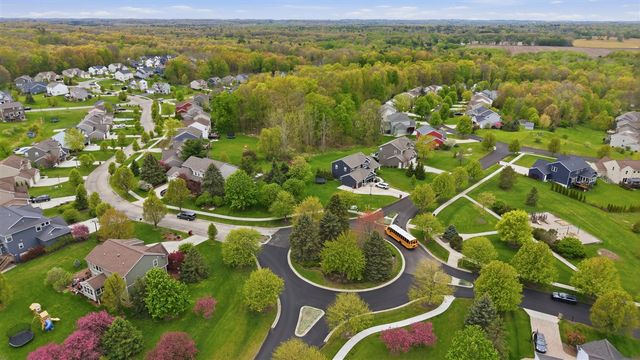 2798 W Morgan Trail, Rockford, MI 49341