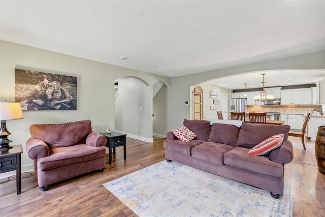 2798 W Morgan Trail, Rockford, MI 49341