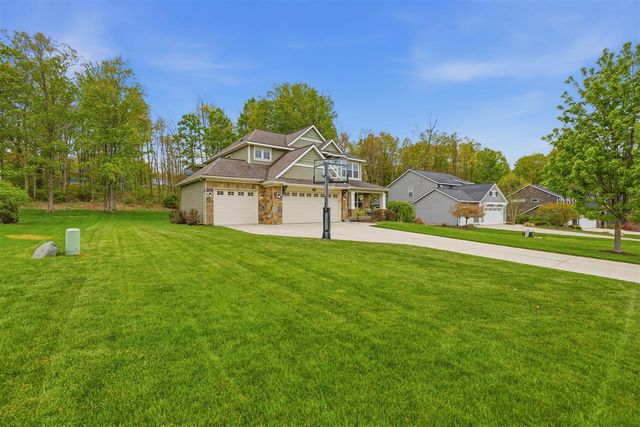 2798 W Morgan Trail, Rockford, MI 49341