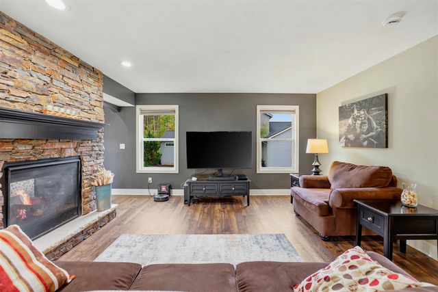 2798 W Morgan Trail, Rockford, MI 49341