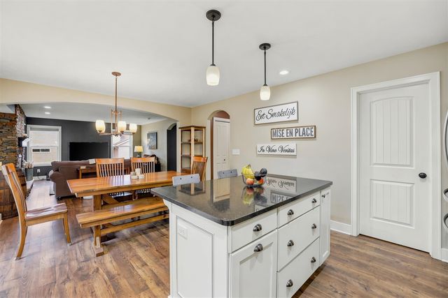 2798 W Morgan Trail, Rockford, MI 49341