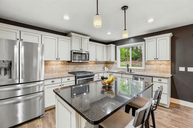 2798 W Morgan Trail, Rockford, MI 49341