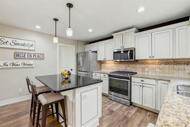 2798 W Morgan Trail, Rockford, MI 49341