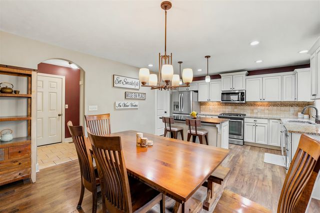 2798 W Morgan Trail, Rockford, MI 49341