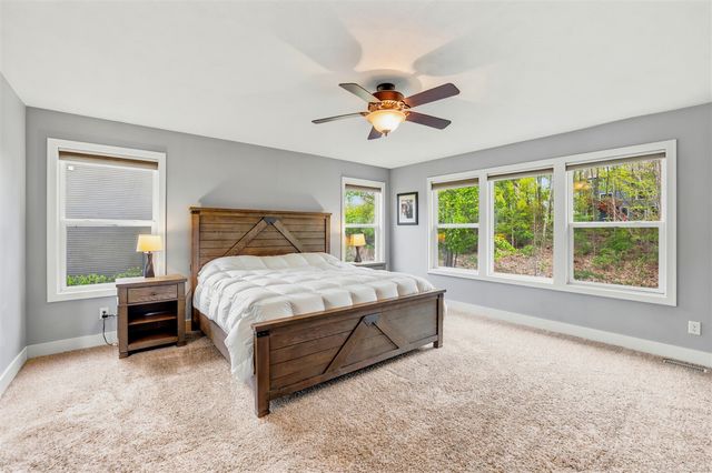 2798 W Morgan Trail, Rockford, MI 49341