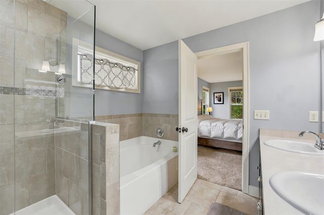 2798 W Morgan Trail, Rockford, MI 49341