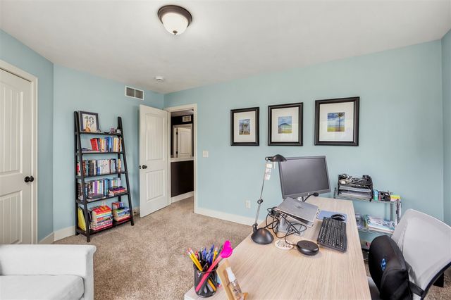 2798 W Morgan Trail, Rockford, MI 49341