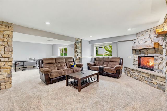 2798 W Morgan Trail, Rockford, MI 49341