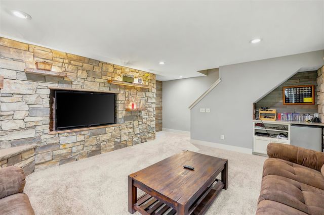2798 W Morgan Trail, Rockford, MI 49341