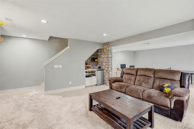 2798 W Morgan Trail, Rockford, MI 49341