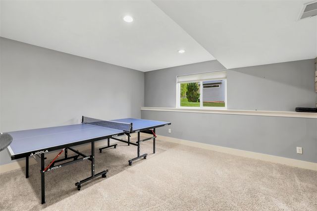 2798 W Morgan Trail, Rockford, MI 49341