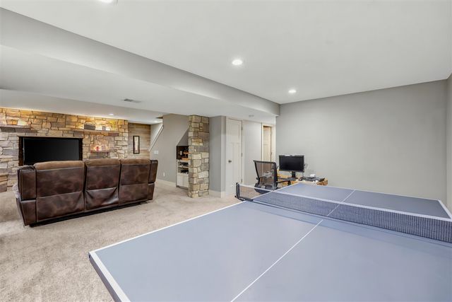 2798 W Morgan Trail, Rockford, MI 49341