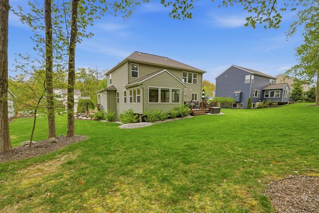 2798 W Morgan Trail, Rockford, MI 49341