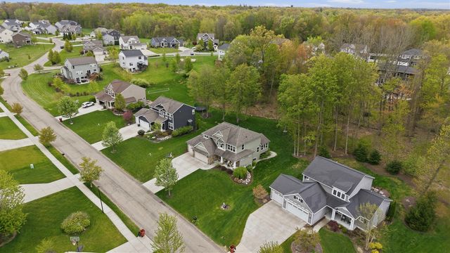 2798 W Morgan Trail, Rockford, MI 49341