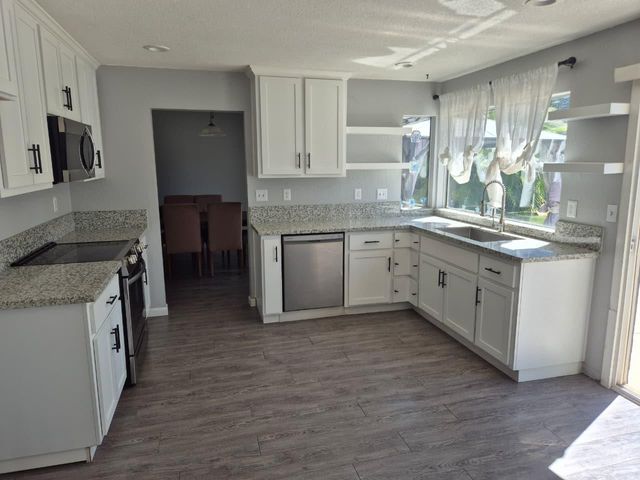 3700 Terneuzen Avenue, Modesto, CA 95356