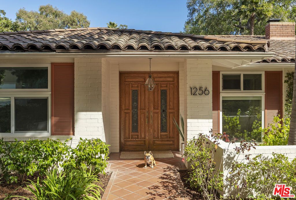Image 3 of property listing at 1256 Camino Palomera, Santa Barbara, CA 93111