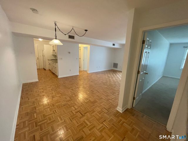 1 Concorde Way B4, Windsor Locks, CT 06096