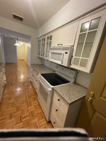 1 Concorde Way B4, Windsor Locks, CT 06096