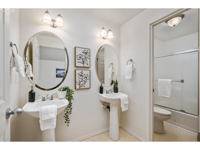1266 Sw 176TH Ter, Beaverton, OR 97003