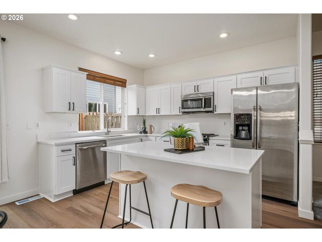 1266 Sw 176TH Ter, Beaverton, OR 97003