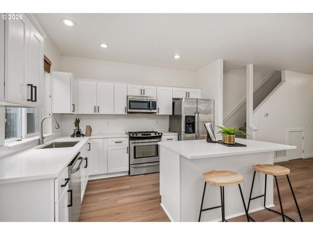 1266 Sw 176TH Ter, Beaverton, OR 97003