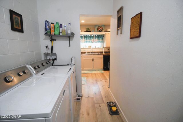 729 S High Avenue A&B, Joplin, MO 64801