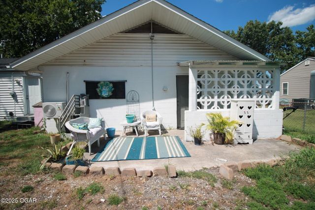 729 S High Avenue A&B, Joplin, MO 64801