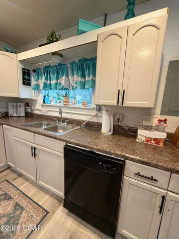 729 S High Avenue A&B, Joplin, MO 64801