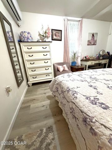 729 S High Avenue A&B, Joplin, MO 64801