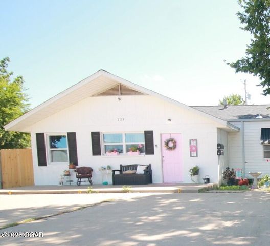 729 S High Avenue A&B, Joplin, MO 64801