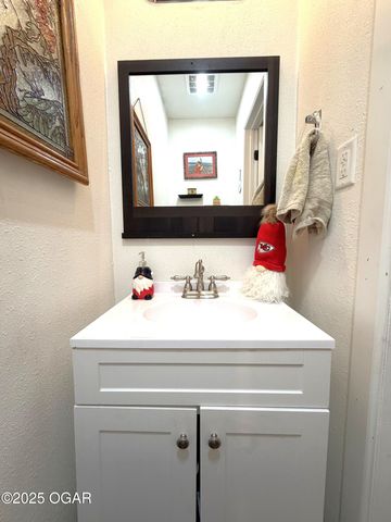 729 S High Avenue A&B, Joplin, MO 64801