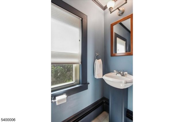 9 West Street, Clinton Twp., NJ 08801