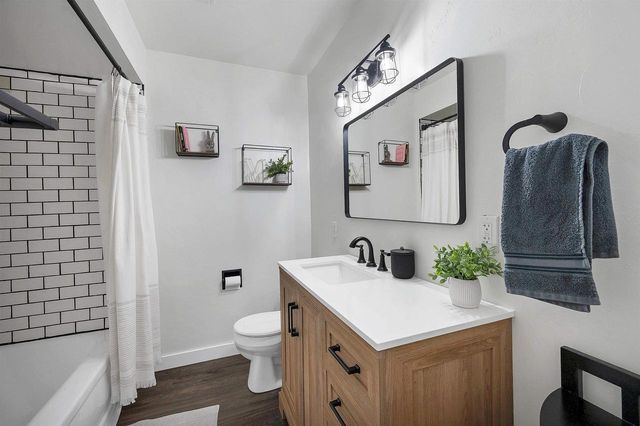 915 COLONIAL AVENUE, Green Bay, WI 54304