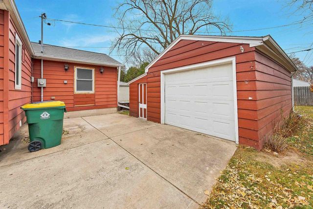 915 COLONIAL AVENUE, Green Bay, WI 54304