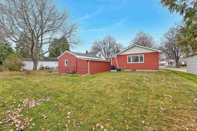915 COLONIAL AVENUE, Green Bay, WI 54304