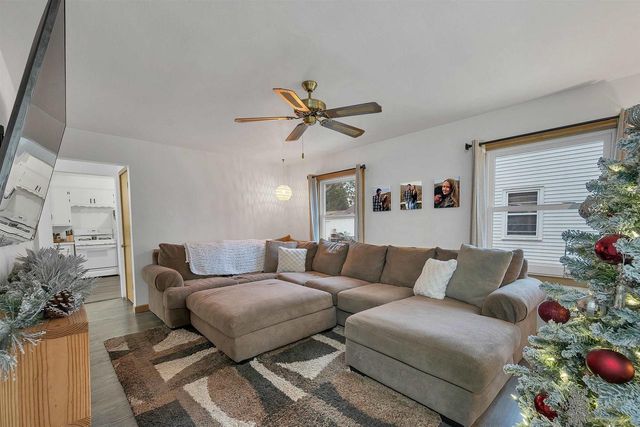 915 COLONIAL AVENUE, Green Bay, WI 54304