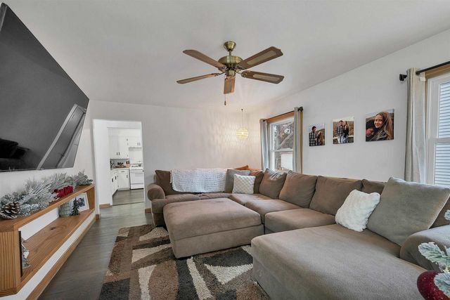 915 COLONIAL AVENUE, Green Bay, WI 54304