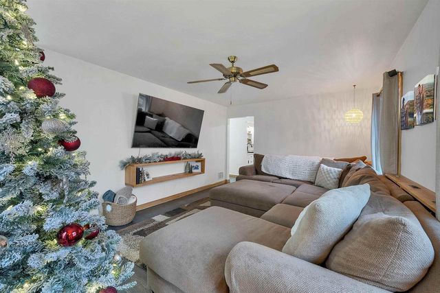 915 COLONIAL AVENUE, Green Bay, WI 54304