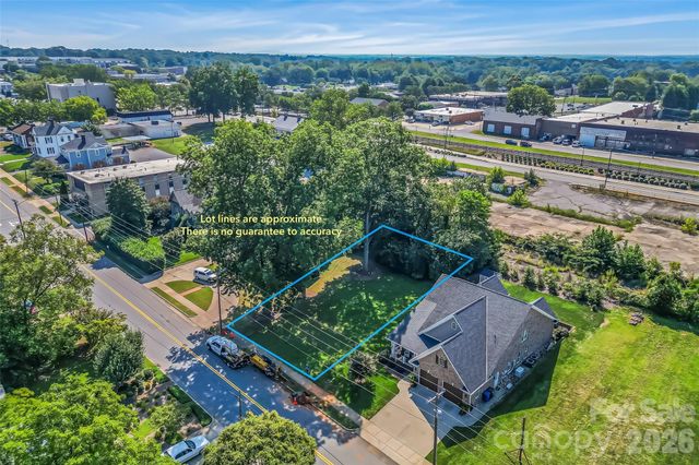 521 1st Avenue NW, Hickory, NC 28601