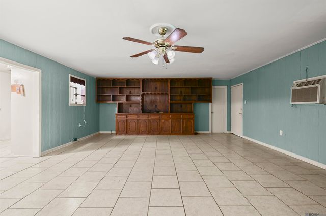 12445 Middlewood Dr, Baker, LA 70714