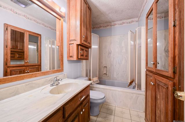 12445 Middlewood Dr, Baker, LA 70714