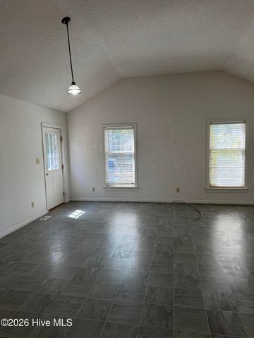 105 Demille Drive, Washington, NC 27889