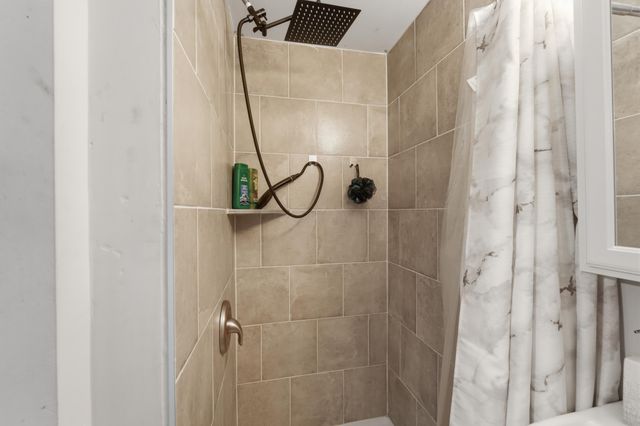 615 Larcomb Avenue, Columbus, OH 43223
