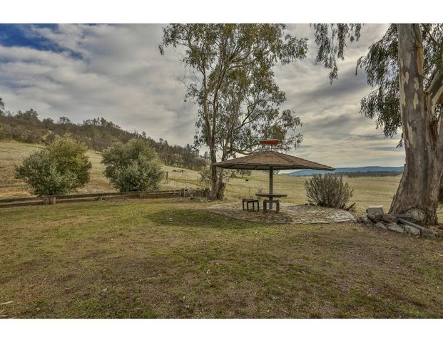 1172 Hodson Rd, Copperopolis, CA 95228