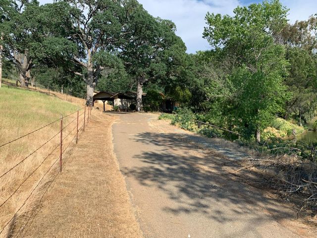 1172 Hodson Rd, Copperopolis, CA 95228