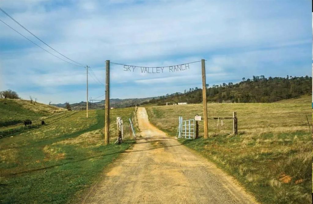 1172 Hodson Rd, Copperopolis, CA 95228