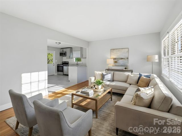 1420 Rollingwood Drive, Charlotte, NC 28217